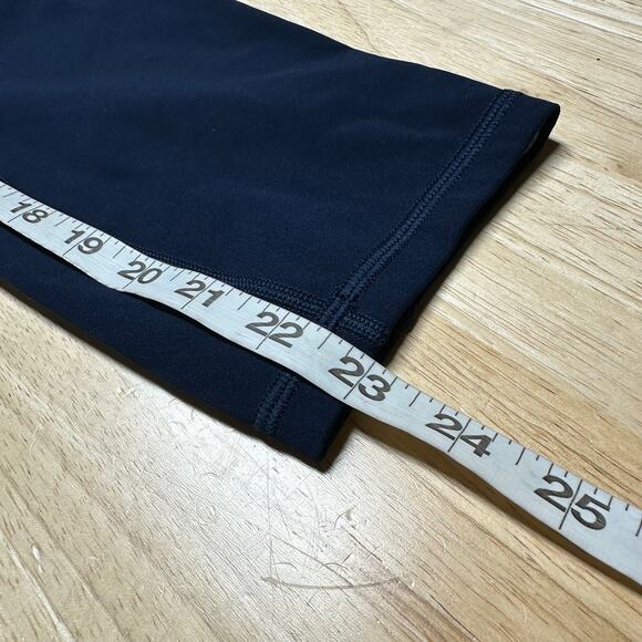 Lululemon Time To Sweat Crop 23" True Navy Women's Sz 8 Excellent Used Condition - Picture 10 of 10